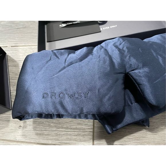 Drowsy Face Hugging Midnight Blue Silk Sleep Mask Brand New Eye Pillow - Picture 4 of 6